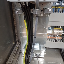 Realizzazione di quadro in acciaio inox con inverter con camino